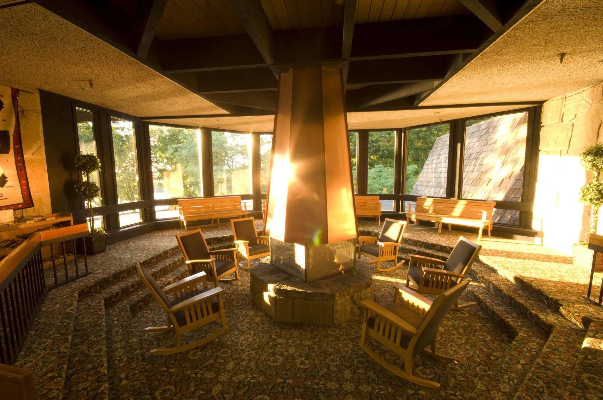Mohican Lodge And Conference Center Perrysville Buitenkant foto