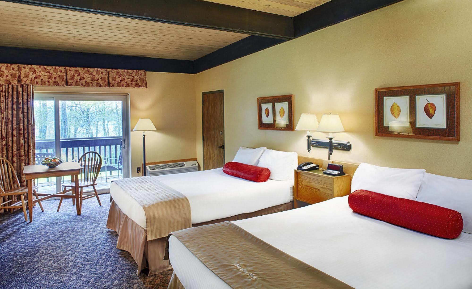 Mohican Lodge And Conference Center Perrysville Buitenkant foto