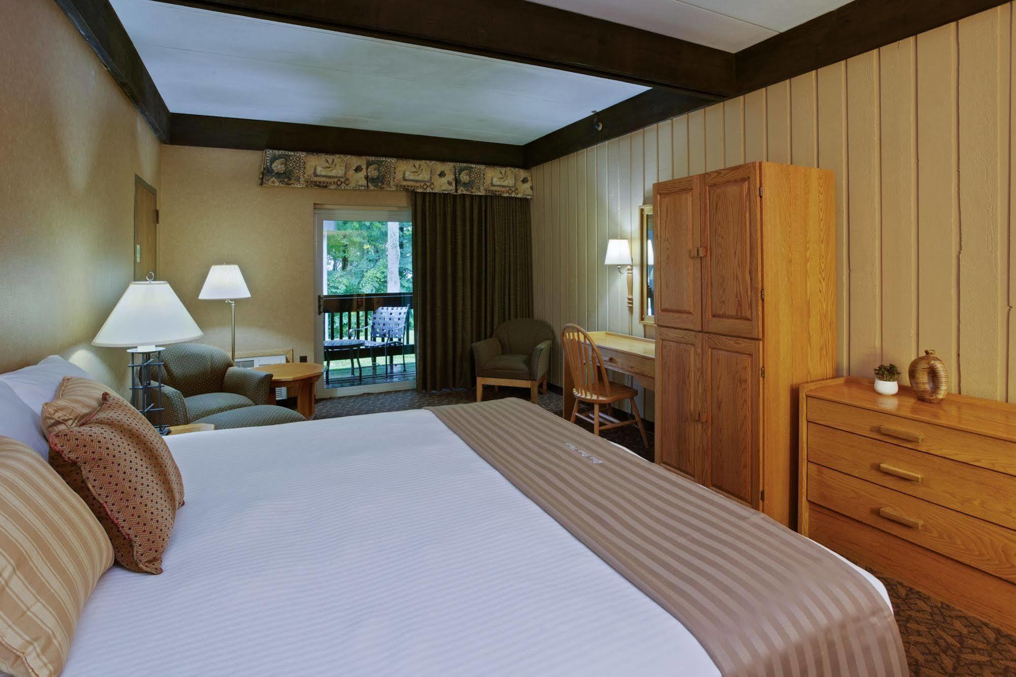 Mohican Lodge And Conference Center Perrysville Buitenkant foto
