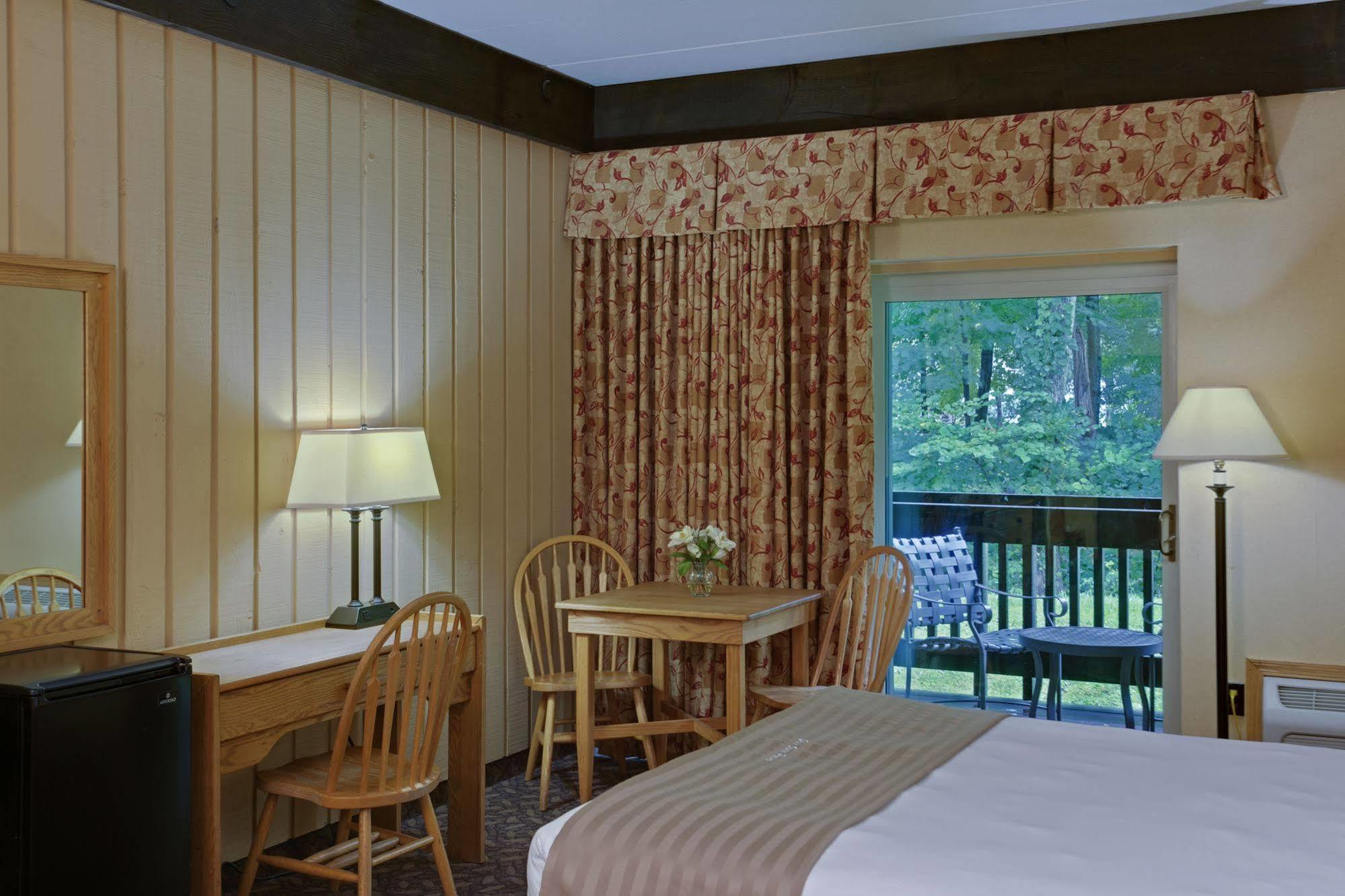 Mohican Lodge And Conference Center Perrysville Buitenkant foto