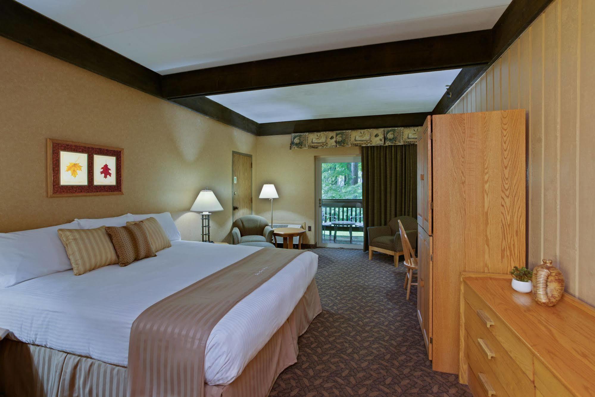 Mohican Lodge And Conference Center Perrysville Buitenkant foto