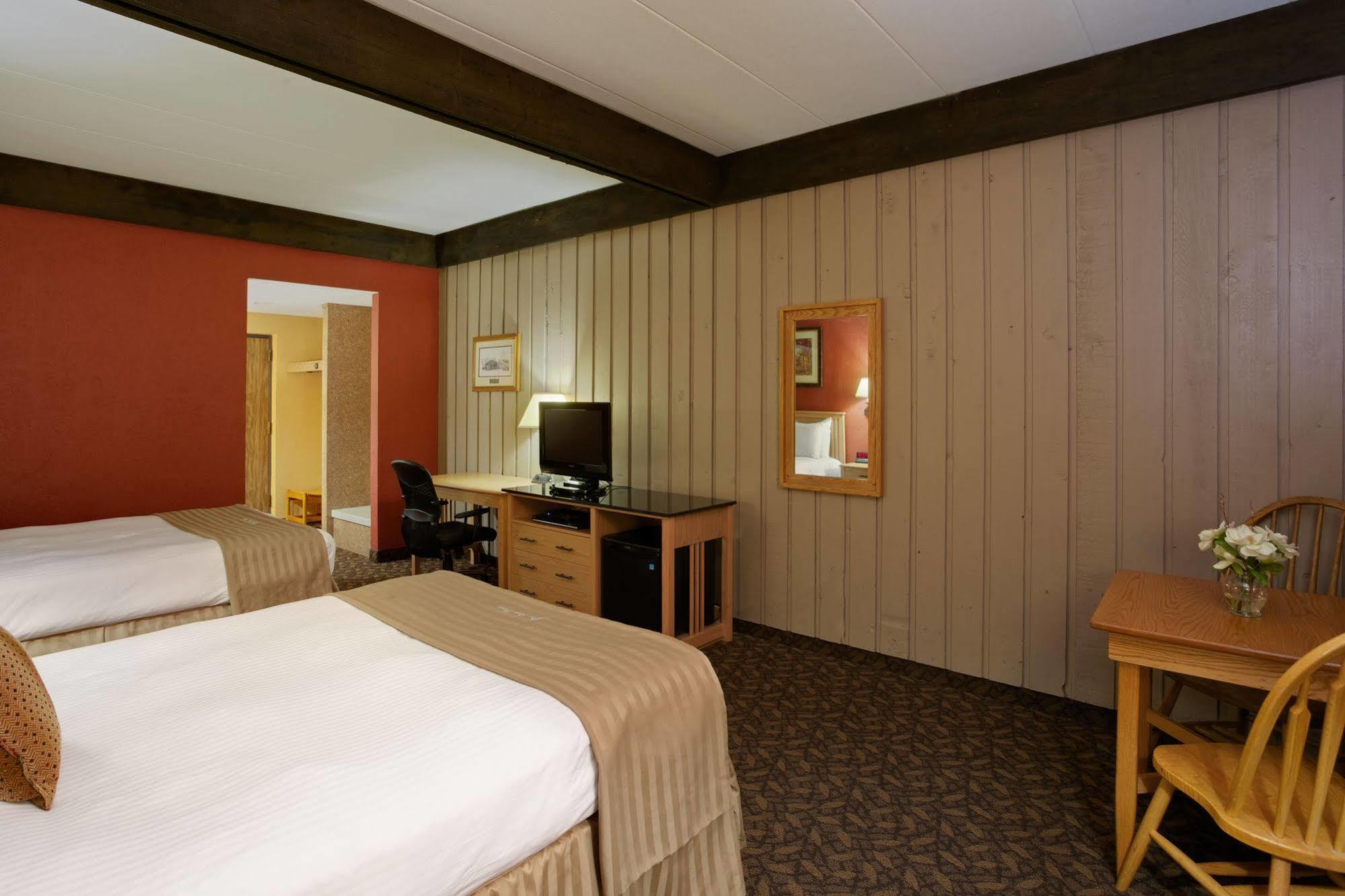 Mohican Lodge And Conference Center Perrysville Buitenkant foto