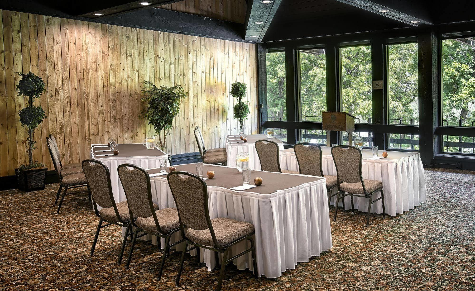 Mohican Lodge And Conference Center Perrysville Buitenkant foto